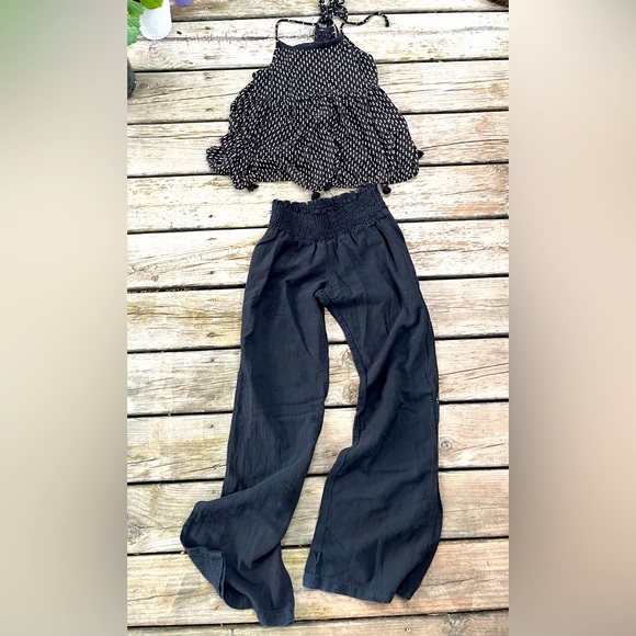 Black Wide Leg Juniors/Misses Size Small Lightweight Flowy Flare Pants - Picture 2 of 9
